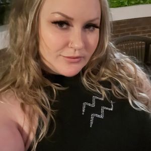 Meet your Posher, Stella